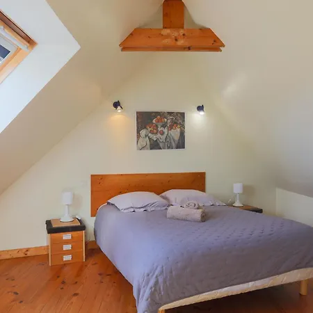 Holiday home Maison Bleue La Roche-Jaudy