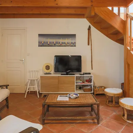 Holiday home Maison Bleue